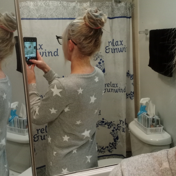 Grey and White star sweatshirt - Picture 3 of 3